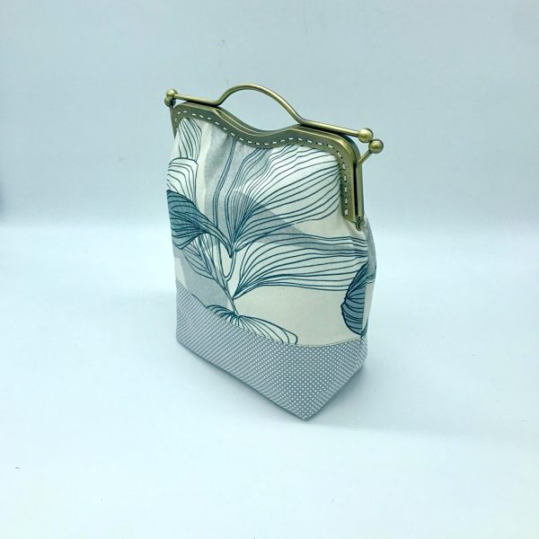Bolso de tela con cierre de boquilla de metal estilo vintage modelo Hiedra hecho por kaykai