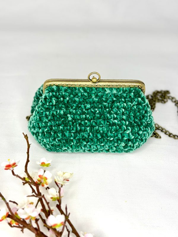 Bolso verde de crochet, artesanal.